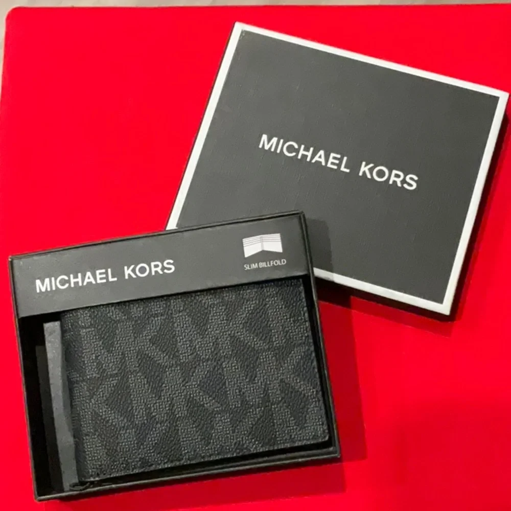 NWT Michael Kors Jet Set Men's Billfold Wallet